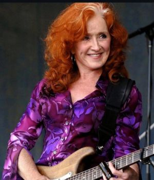 Bonnie Raitt Height and Weight